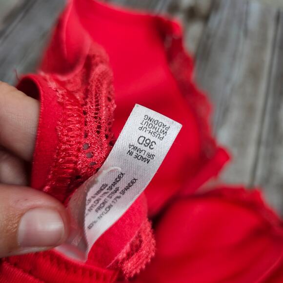 Victoria’s Secret red Very sexy line lacey push up bra no padding womens 36D - Picture 6 of 7
